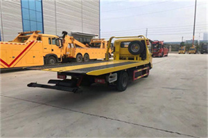 莲花非事故拖车